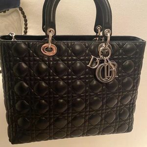 Lady Dior Christian Dior Handbag Lamb skin Large Silver hardware. Designer